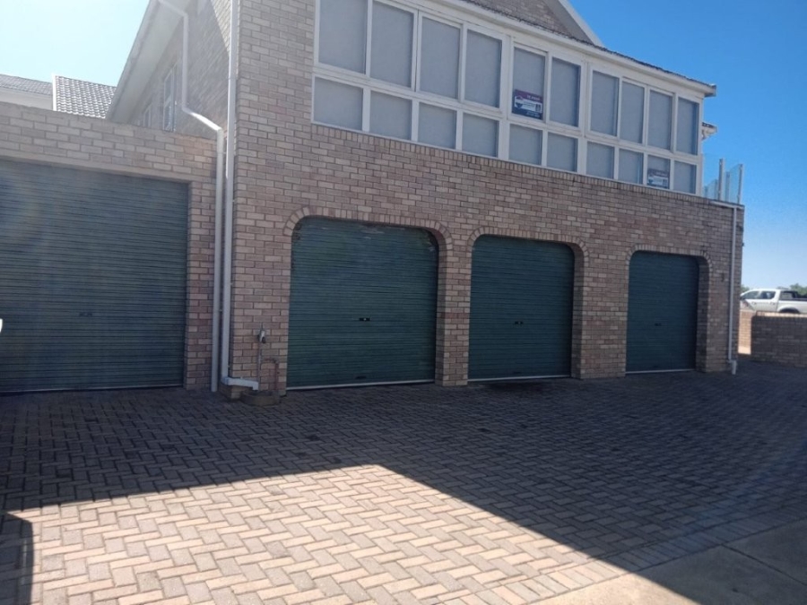 6 Bedroom Property for Sale in Aston Bay Eastern Cape